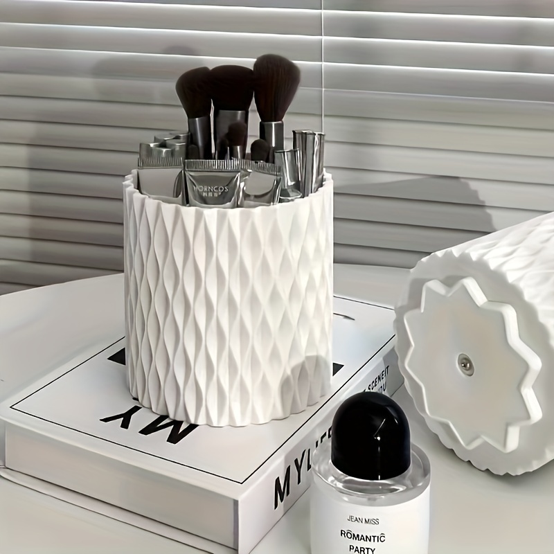 Obrotowy pojemnik na kosmetyki – Blush Brush Kabuki recenzja i cena