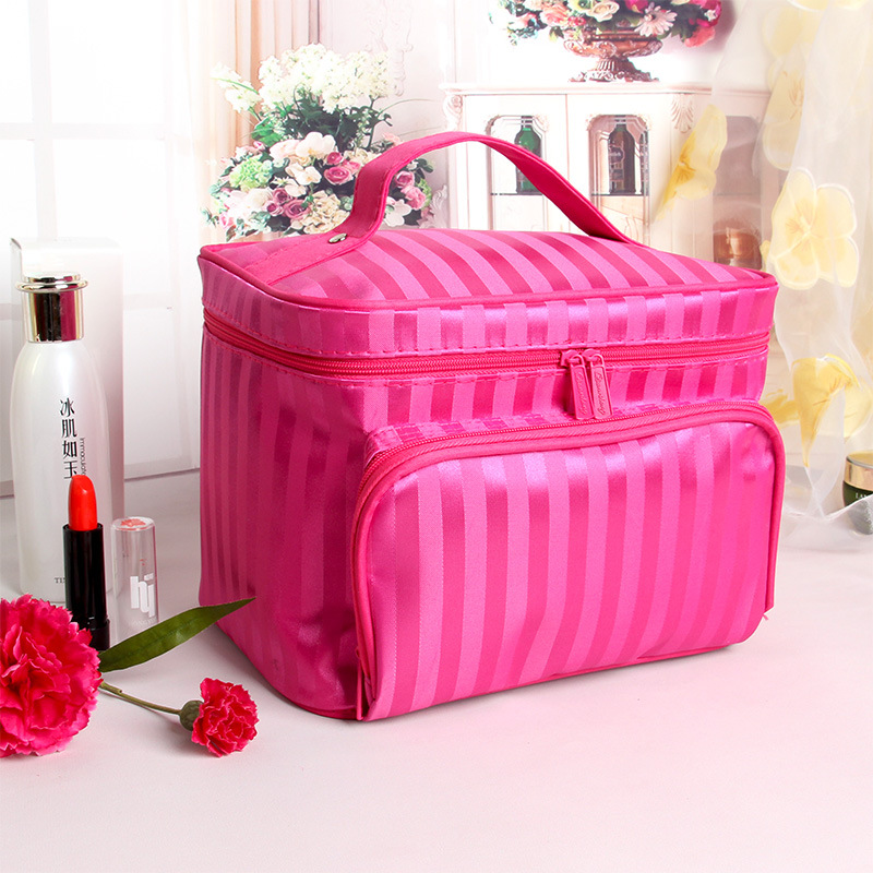    Duże kosmetyczki damskie z – Beauty Makeup Women recenzja i cena