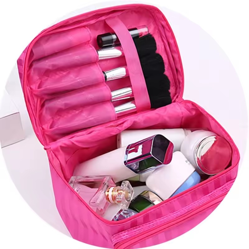    Duże kosmetyczki damskie z – Beauty Makeup Women recenzja i cena